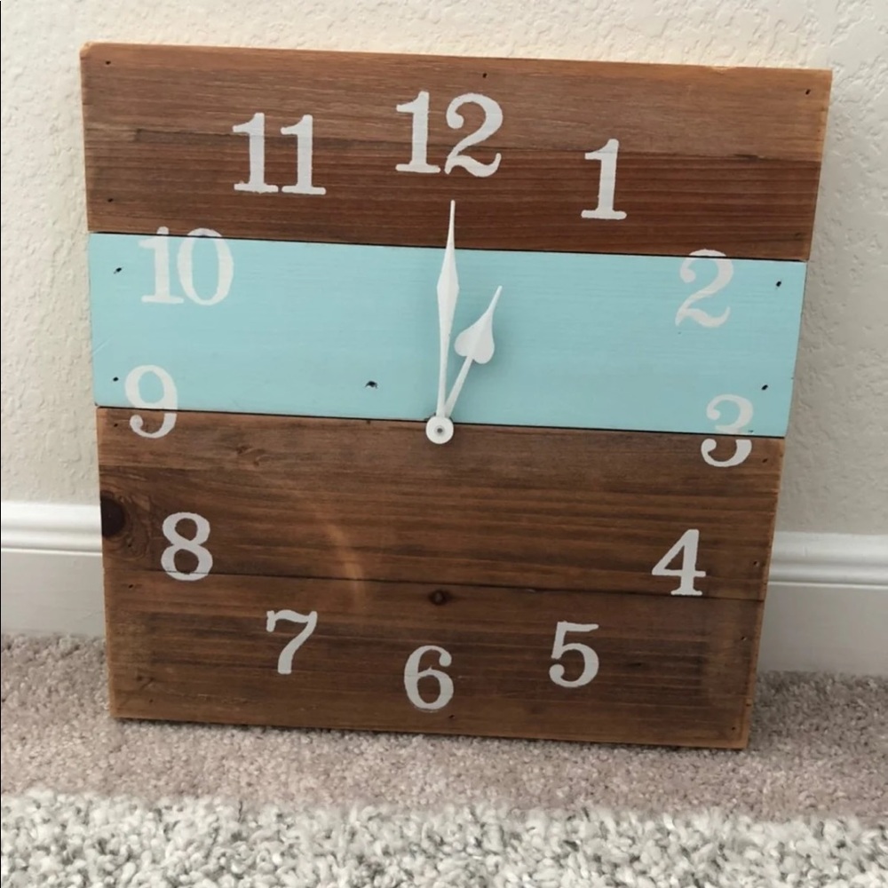 ❌SOLD❌Francesca’s Collection wall clock